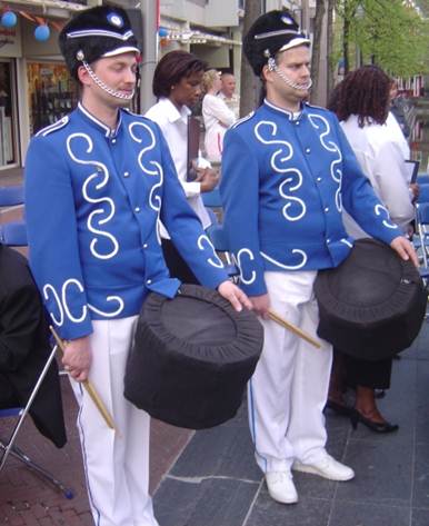 Beschrijving: DSC04074 the drums in black